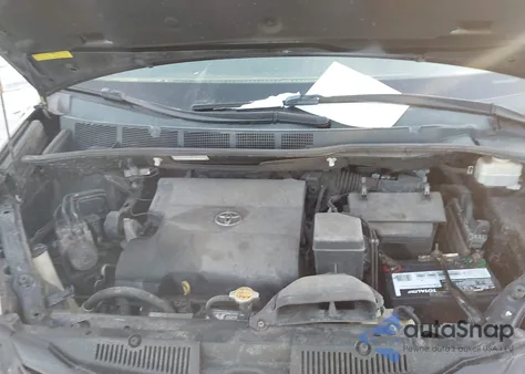 2013 Toyota Sienna Le V6 8 Passenger z USA, uszkodzony, nr VIN 5TDKK3DC7DS402321